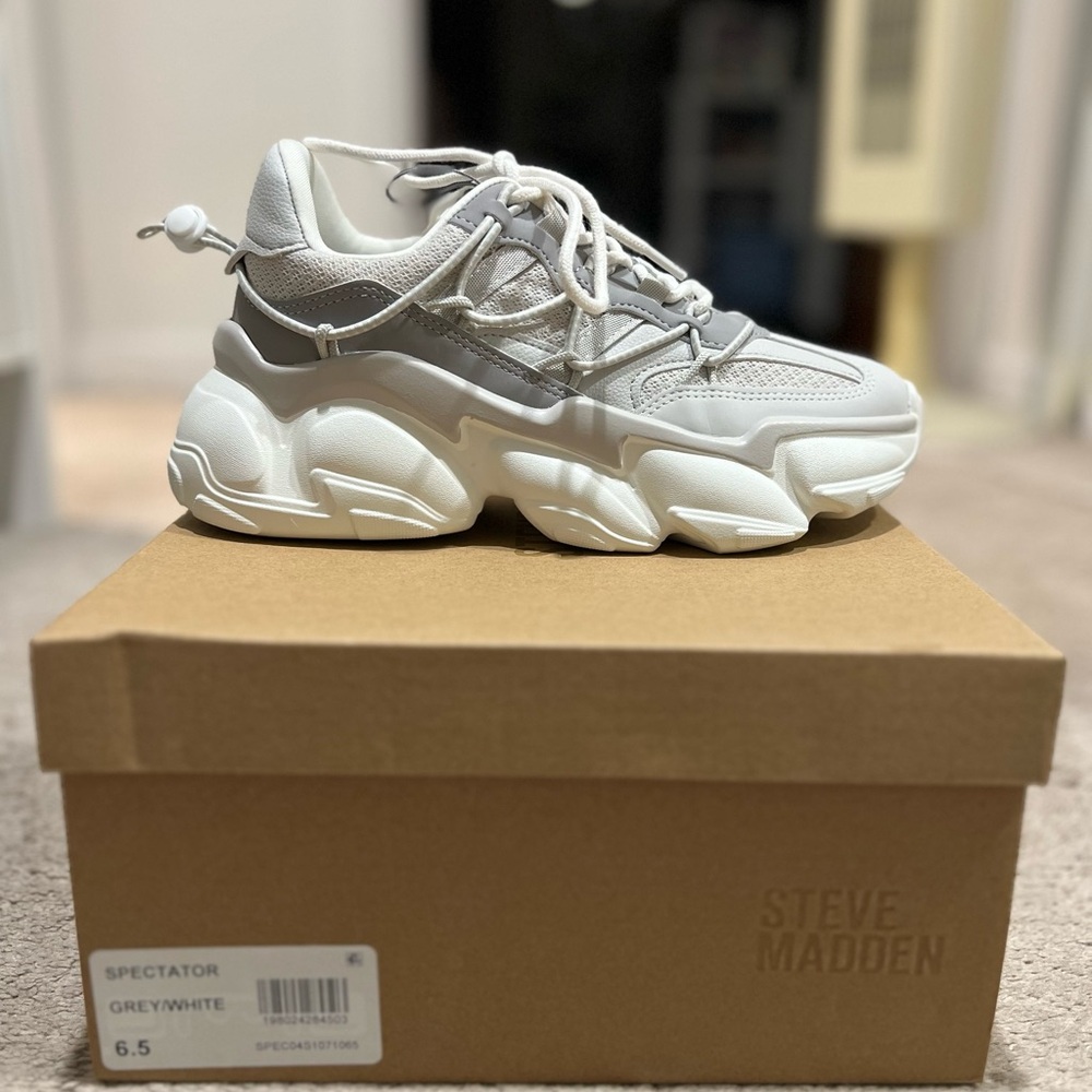 Steve Madden Gray and White Chunky Sneakers (Spectator)